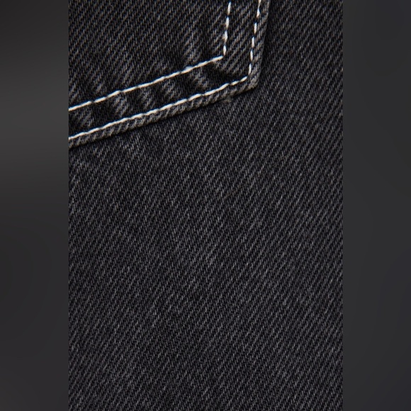 NWT Levi’s Mini High Waist Black jeans skirt Classic Black Denim size 27 - Picture 4 of 10